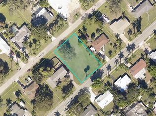 3937 Edgewood Ave, Fort Myers, FL 33916