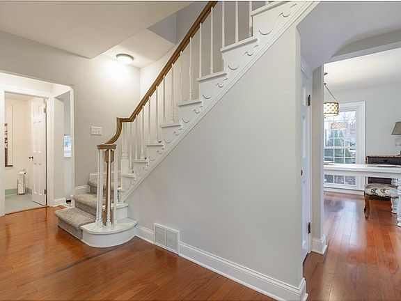 3rd image of 565 Washington Ave