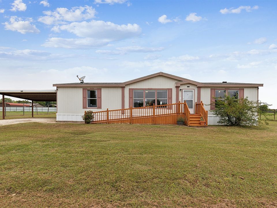 1st image of 2433 Red Oak Ln