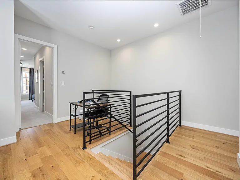5821 Kansas St — Photo 15