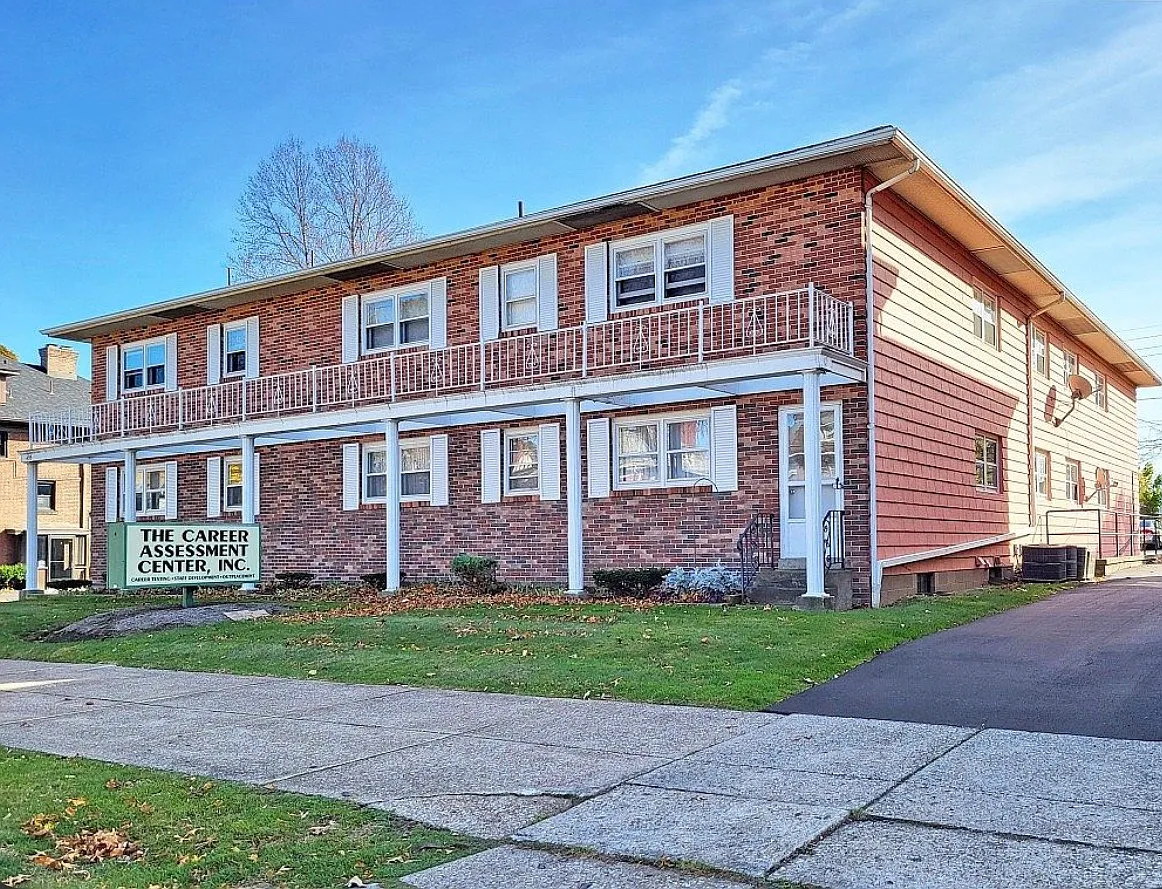2 bed, 1002 sqft, $1,295 — Photo 4