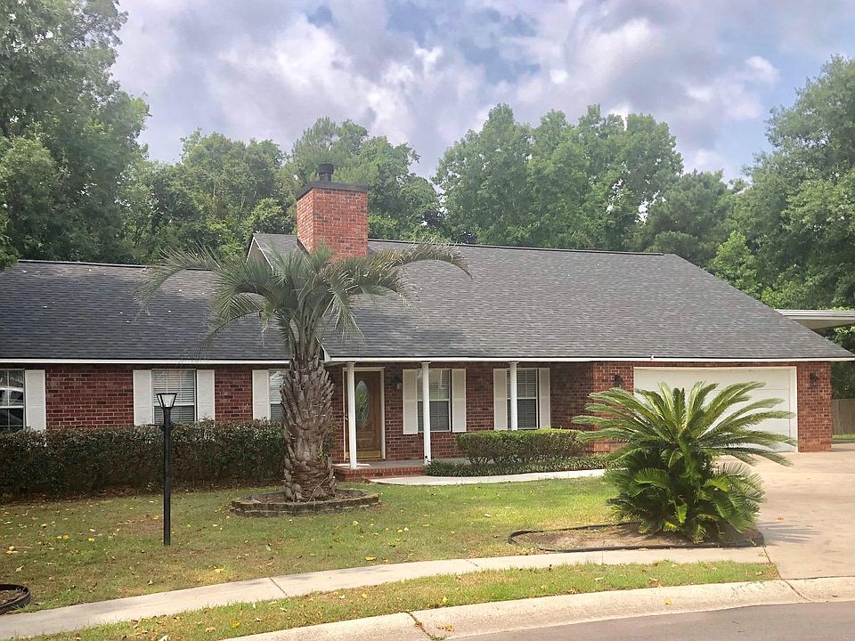 2nd image of 105 Squire Ct