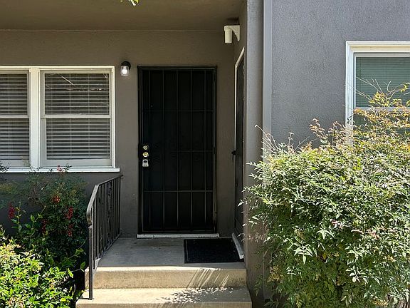 3rd image of 5461 Orange Ave #5461B