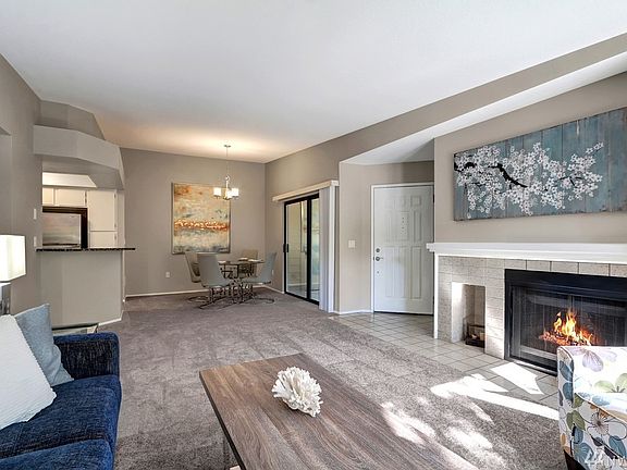 3rd image of 1388 Bellevue Way NE APT 6