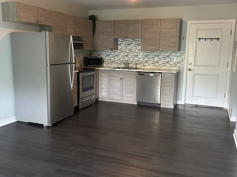 49 Taylor Ave — Photo 3