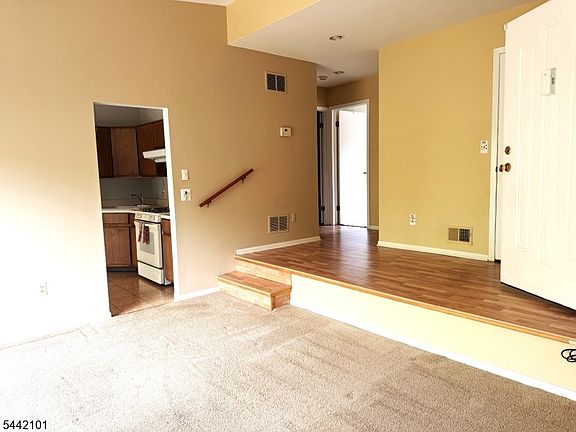 2nd image of 608 Spruce Hills Dr
