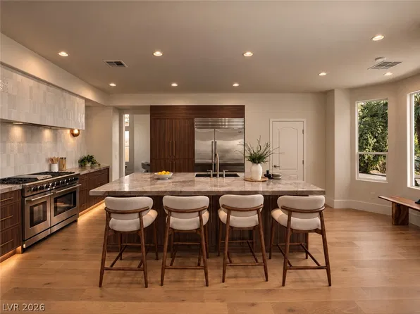 8833 Montagna Dr, Las Vegas, NV 89134