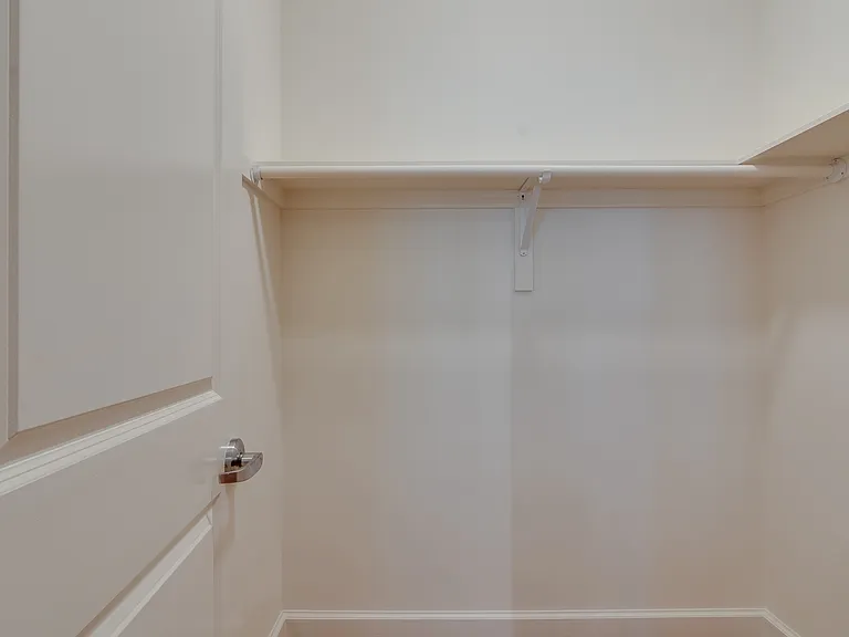 123 S Court Ave — Photo 15