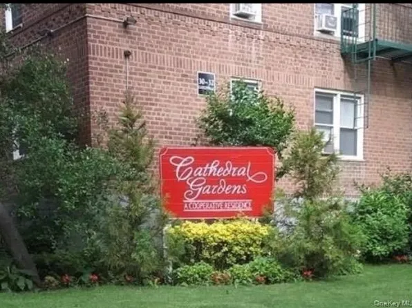 36 Cathedral Avenue #2D, Hempstead, NY 11550
