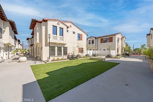 190 S New Ave #2 Photo 1
