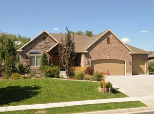 168 N Vista View Dr, Kaysville, UT 84037
