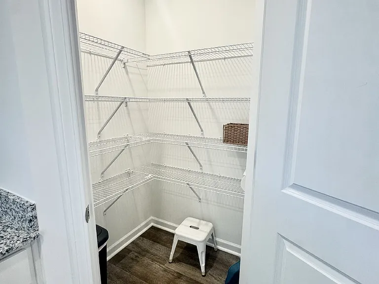 551 Seaborn Cir — Photo 11