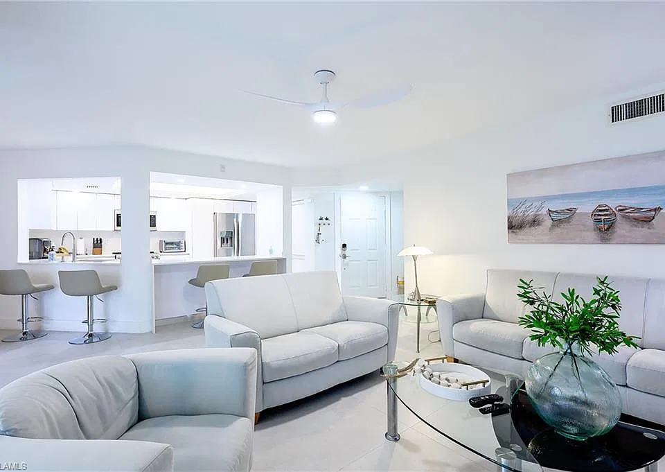 592 Beachwalk Cir #N-202