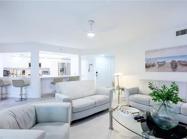592 Beachwalk Cir #N-202, Naples, FL 34108