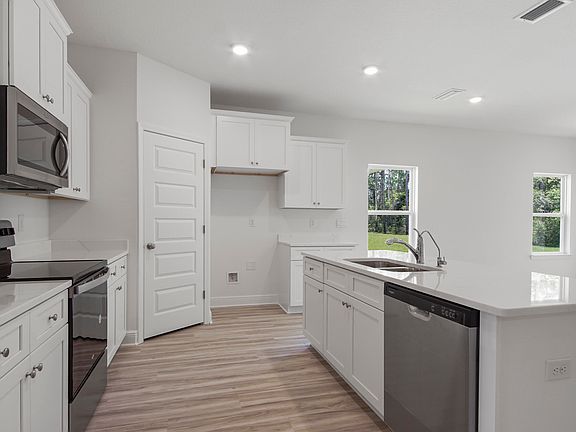 5th image of 601 Hancock Way