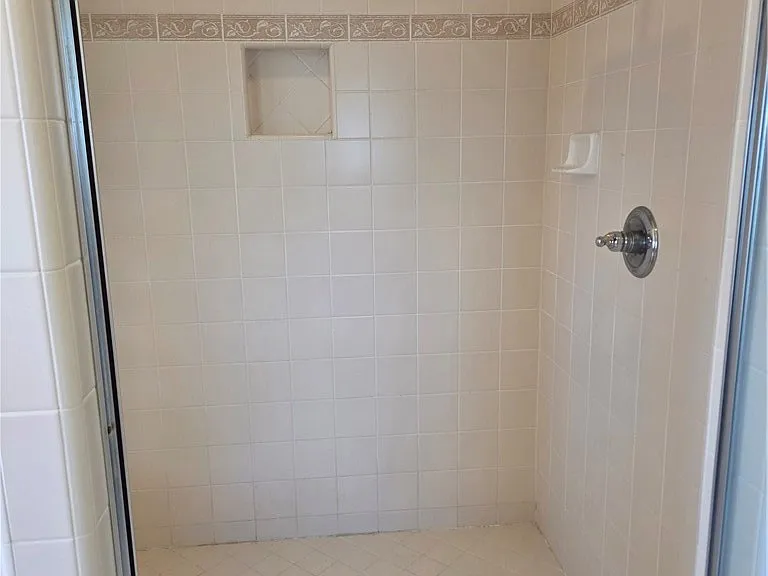 17568 Cloverdale Way — Photo 32