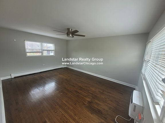 3rd image of 1319 W Sherwin Ave APT 1A