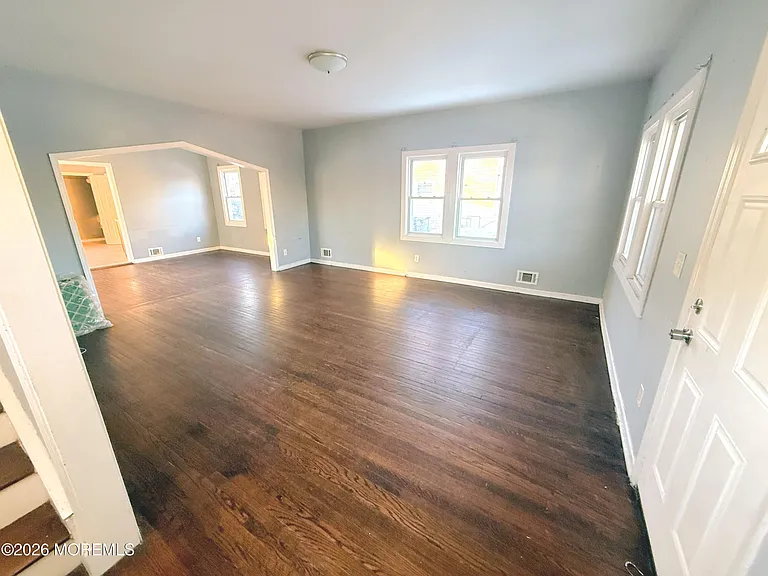 401 Ridge Ave — Photo 2