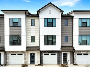 11 Pikewood Ln, Greenville, SC 29607