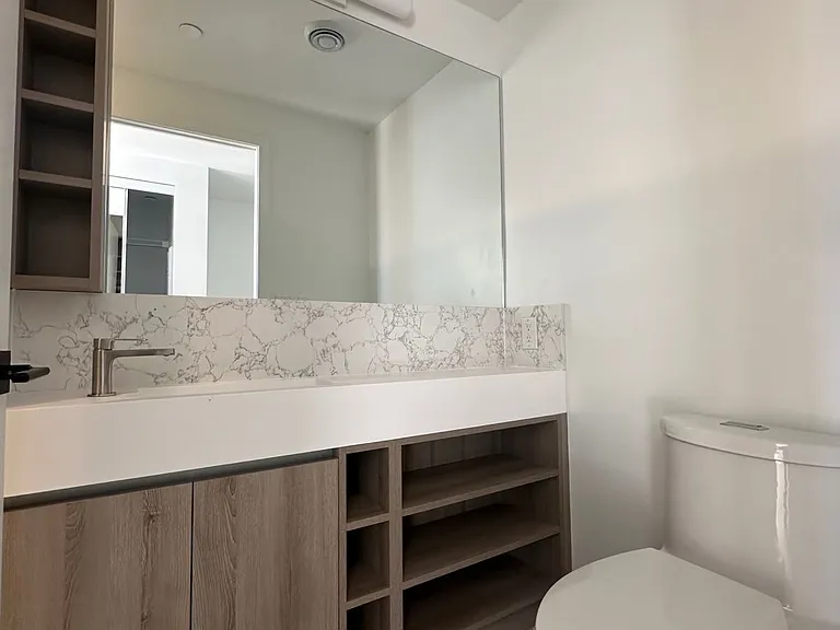 319 Jarvis St #702 — Photo 9