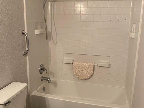2nd image of 206 Pomo Trl
