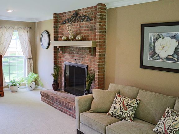 3rd image of 2687 Carran Dr
