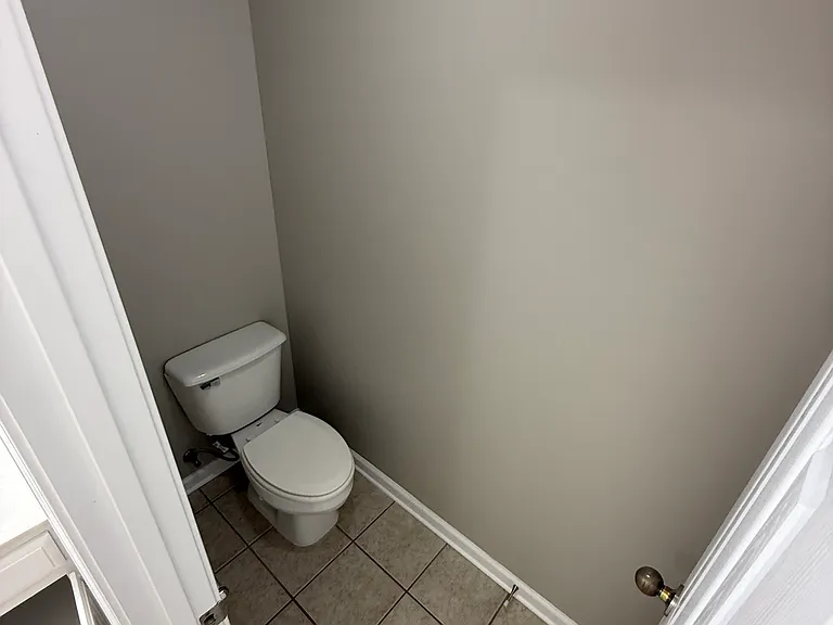 147 Waverly Cir — Photo 11