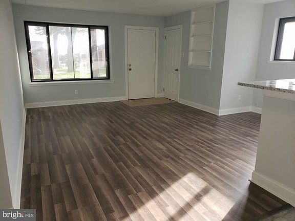 4th image of 5200 Hilltop Dr APT A4