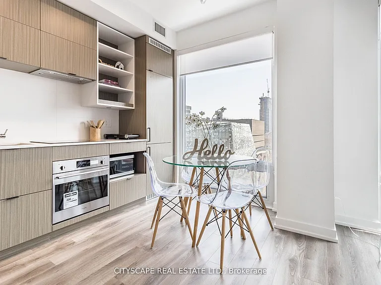 20 Edward St N #1302 — Photo 12