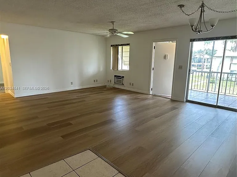 3490 La Jardin Ct #B-2 — Photo 3