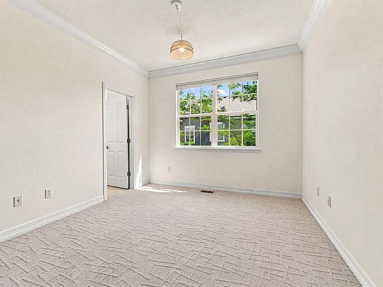 9217 Kornbrust Cir — Photo 23