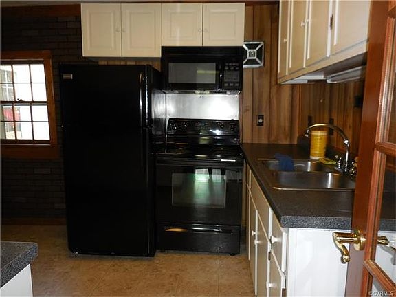 5th image of 1048 W Chapel Dr