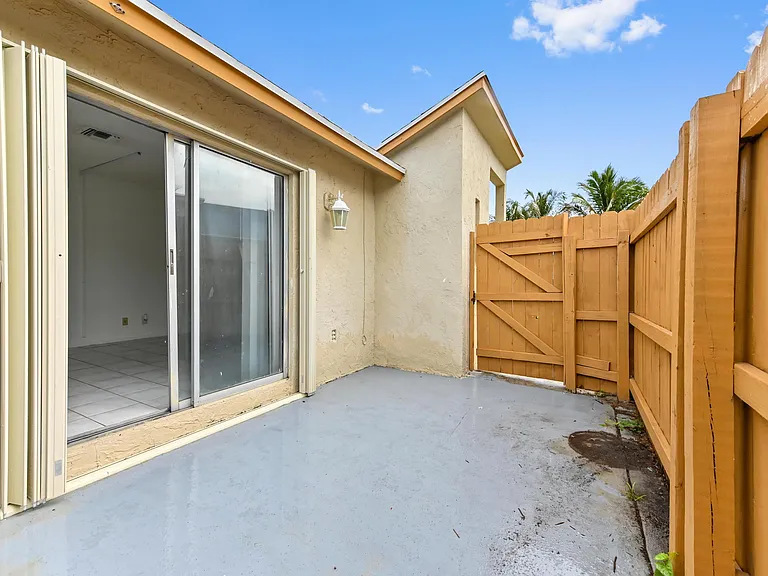 12467 Westhampton Cir — Photo 21