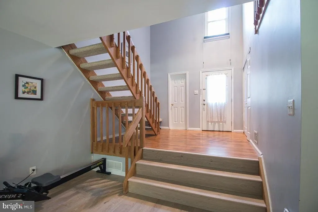 3 bed, 2.5 bath, 1691 sqft, $3,100 — Photo 2