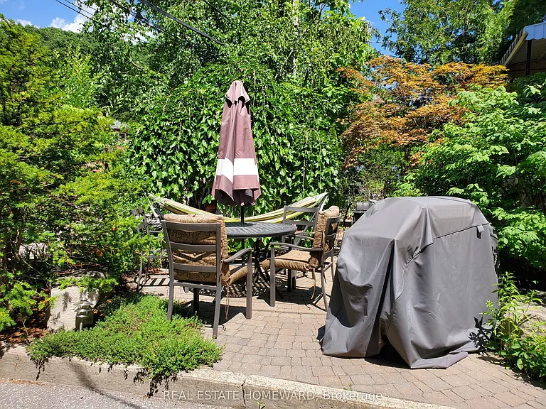 21 Love Cres #MAIN FLOOR — Photo 44