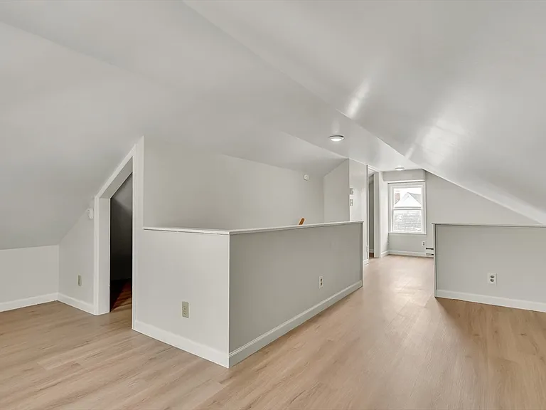 19 Fairview Ave #B — Photo 27