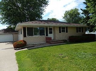 1170 Mayer St, Menasha, WI 54952