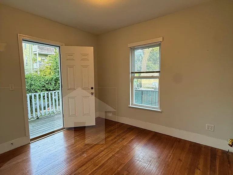 69 Raymond Ave — Photo 6