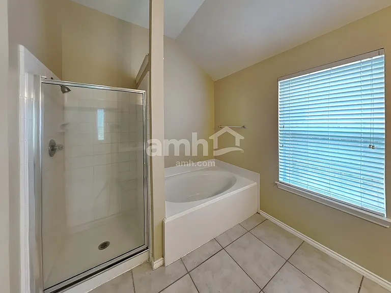 2113 Breezeway Ln — Photo 14