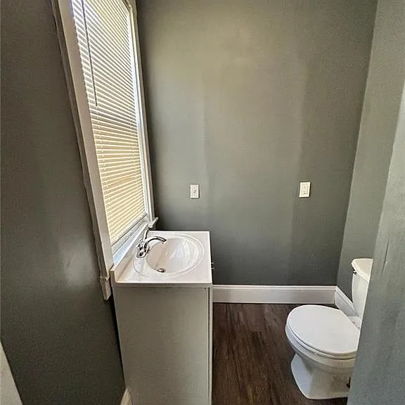 1130 E 68th St #1 — Photo 8