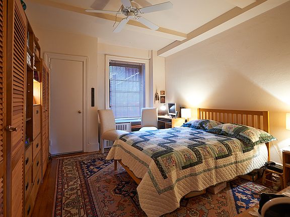 4th image of 116 W 72nd St APT 6A