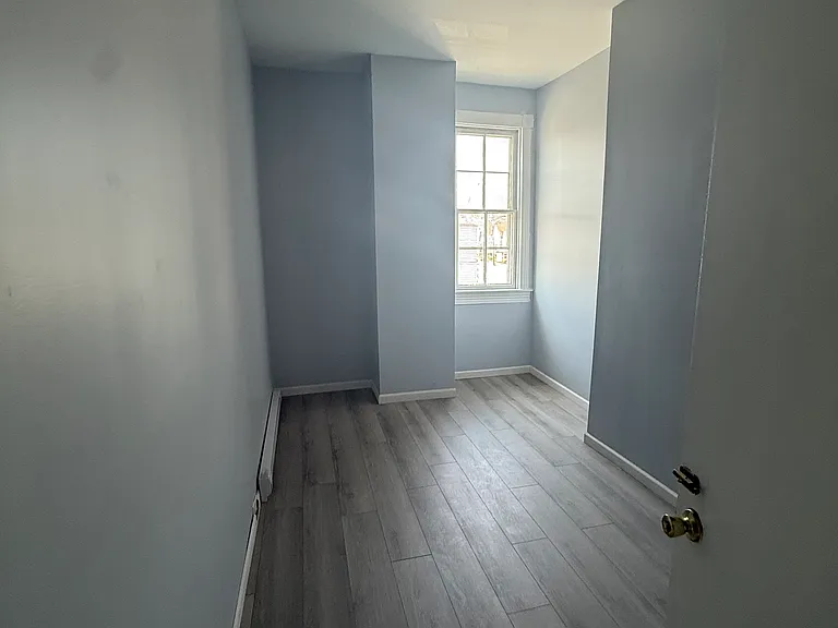 225 Main St #2R — Photo 7