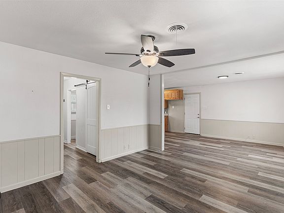 5th image of 1204 Elmwood St