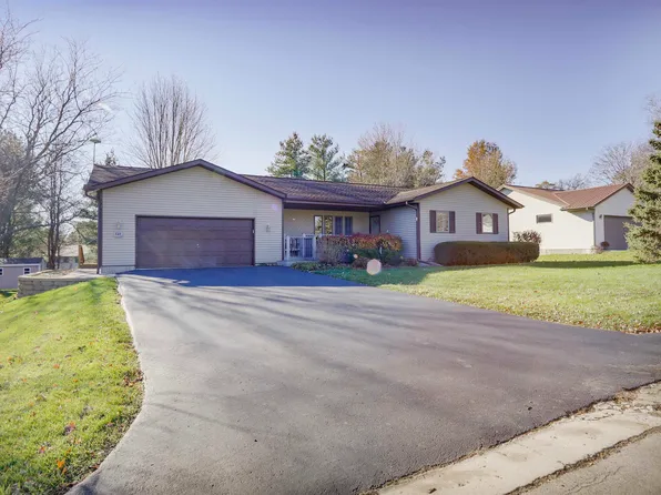 542 W Fairway Dr, Lena, IL 61048