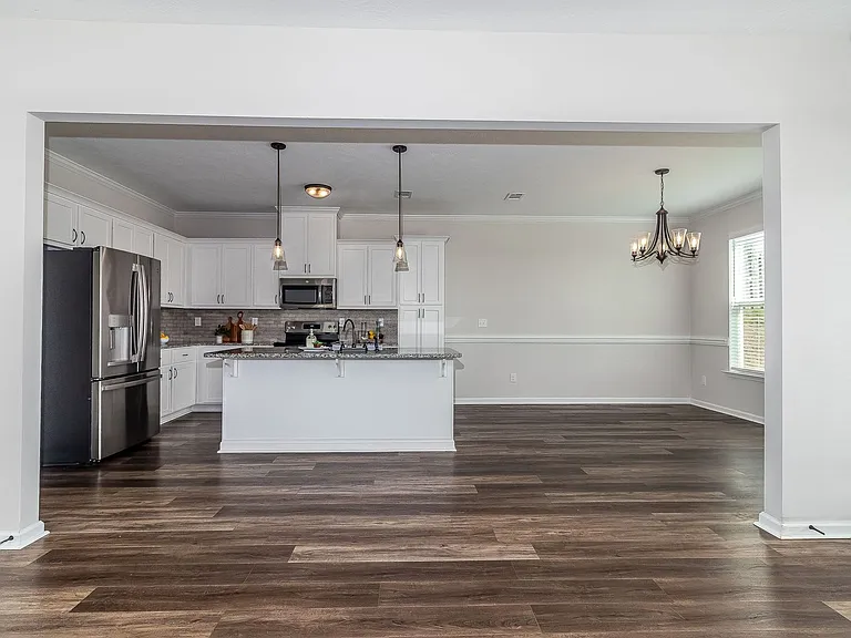 4831 Fairmont Dr — Photo 12