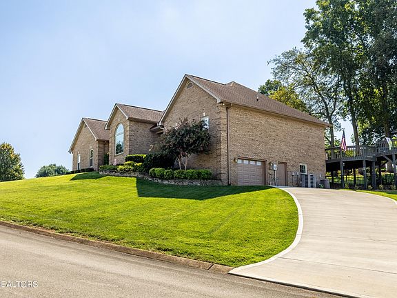 3rd image of 2432 Creekstone Cir
