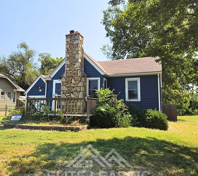 2324 SW Topeka Blvd