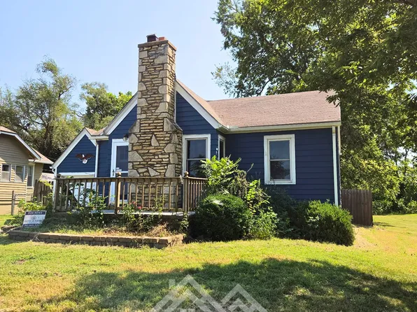 2324 SW Topeka Blvd, Topeka, KS 66611