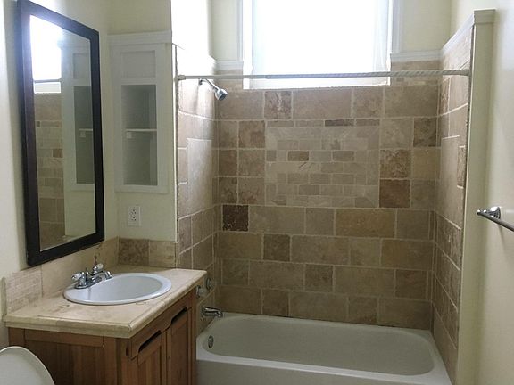 3rd image of 214 E Gwinnett Ln #A