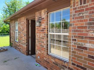 1507 S 19th St #1, Chickasha, OK 73018